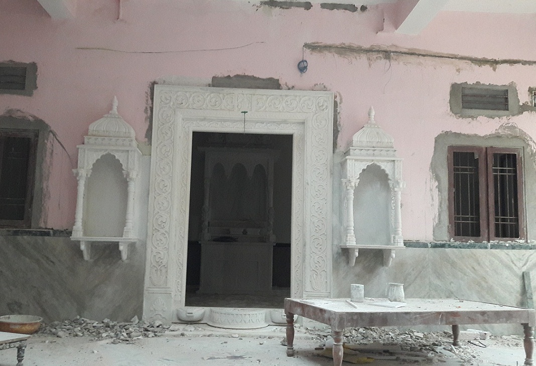 Manufacturers,Services Provider of White Marble Carving Gate and Inside Temple